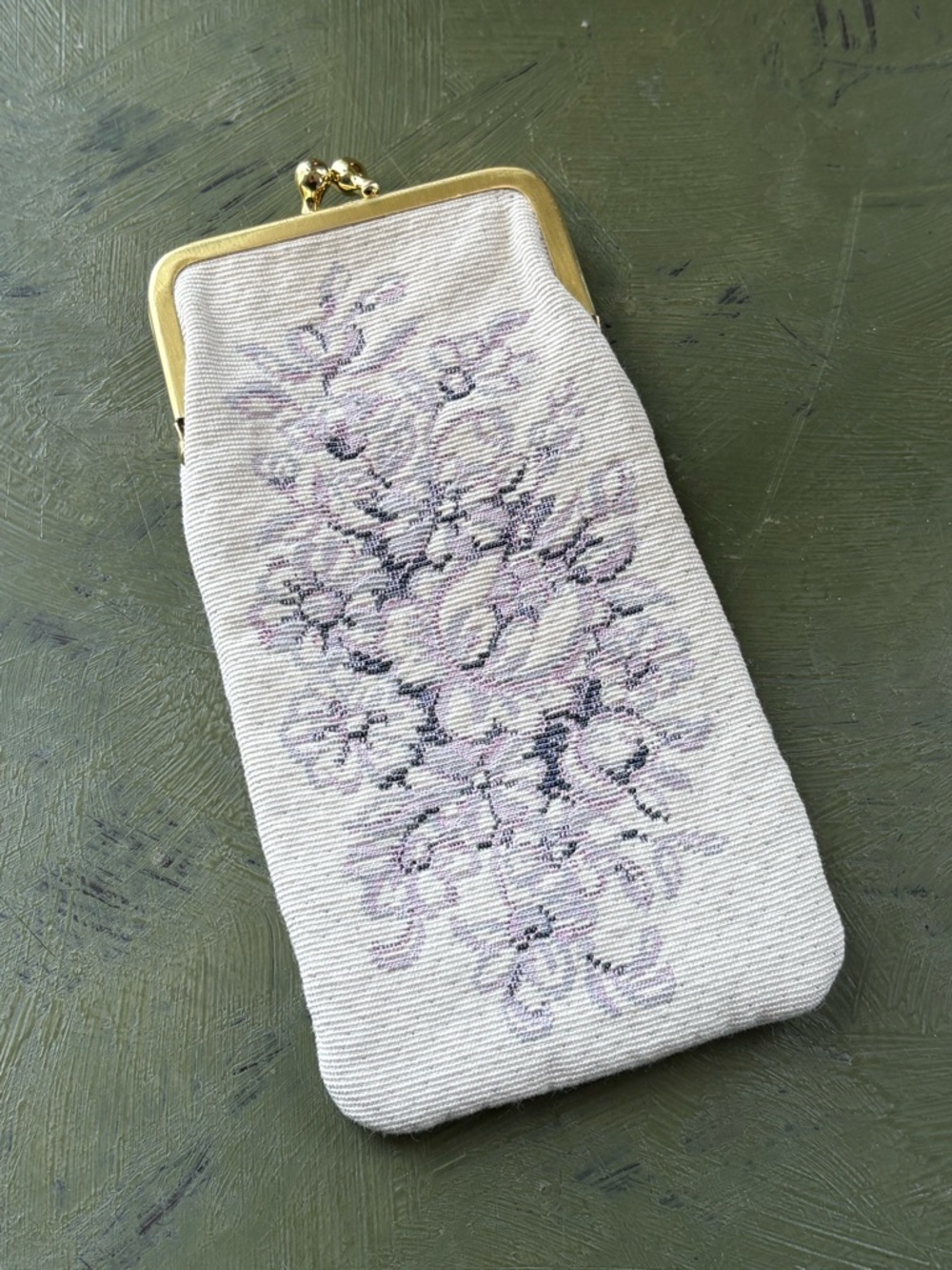 Embroidered Floral Clasp Eyeglass Case - Lavender on Cream